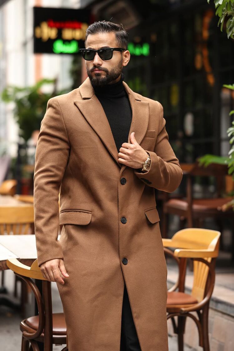 Kod: 2502 | Taba Erkek Modern Fit Kaşe Kaban – Diz Altına Uzanan En Uzun Model 