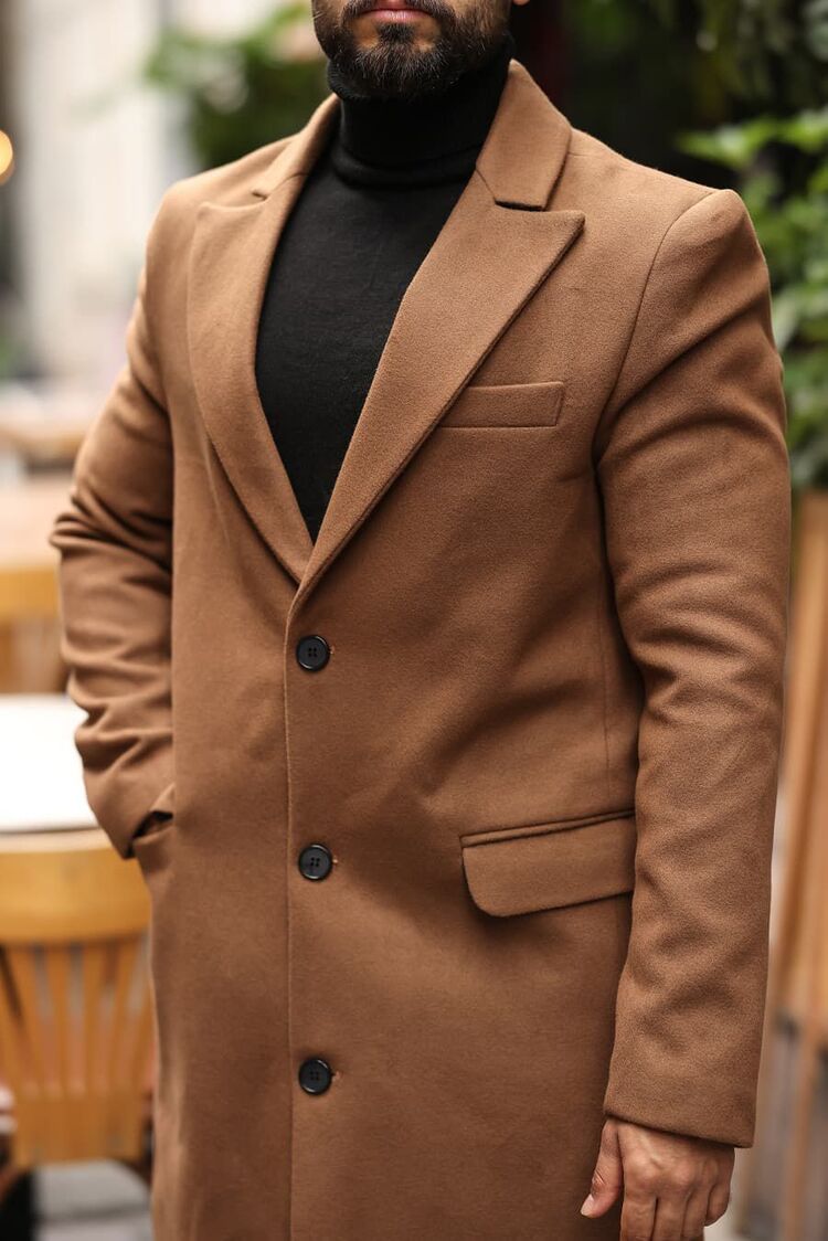 Kod: 2502 | Taba Erkek Modern Fit Kaşe Kaban – Diz Altına Uzanan En Uzun Model 