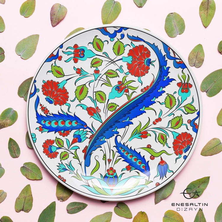Perforated Stencil 18 cm. - Classic Tile Pattern with Plant Motifs
