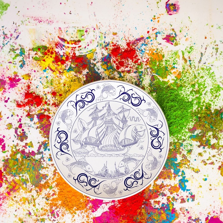 Perforated Stencil 30 cm. - Classic Galleon and Fish Tile Plate Pattern