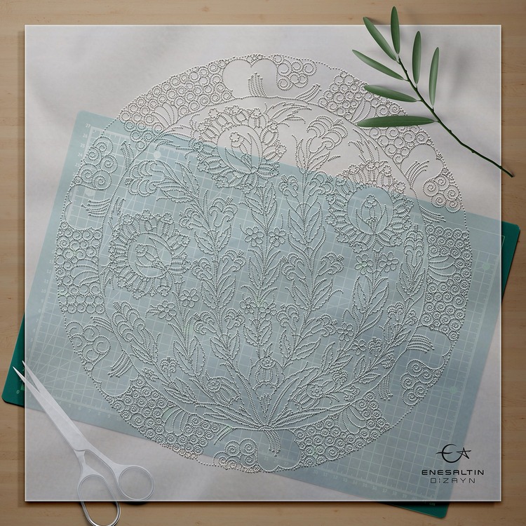 Perforated Stencil 30 cm. - Classic Iznik Lily and Hyacinth Tile Plate Pattern