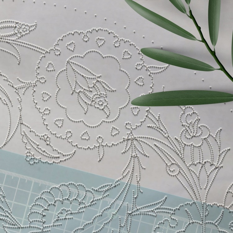 Perforated Stencil 40 cm. - Classic Iznik Hatayi and Dagger Leaf Tile Plate Pattern