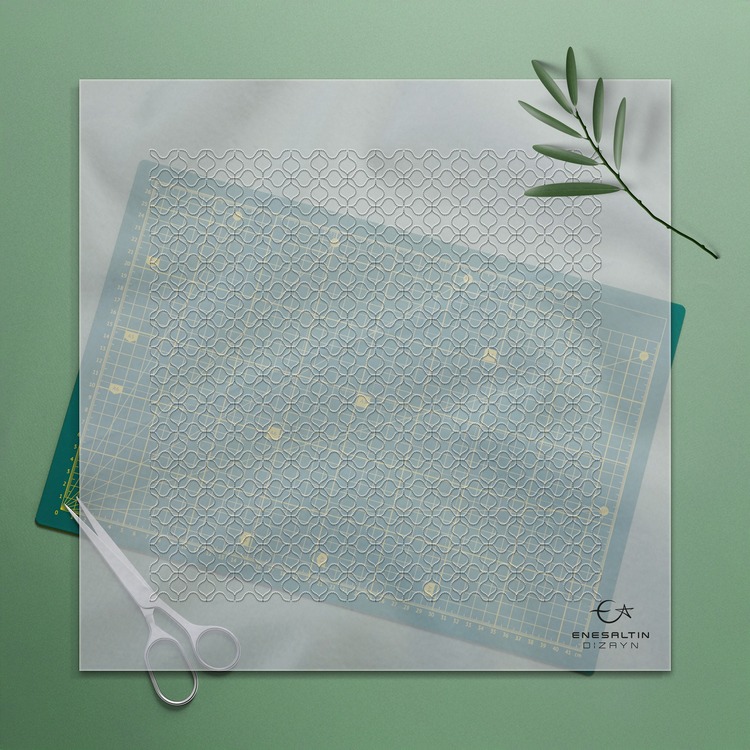 Perforated Stencil 32 x 32 cm. - Cloverleaf Seamless Plate / Tile Pattern