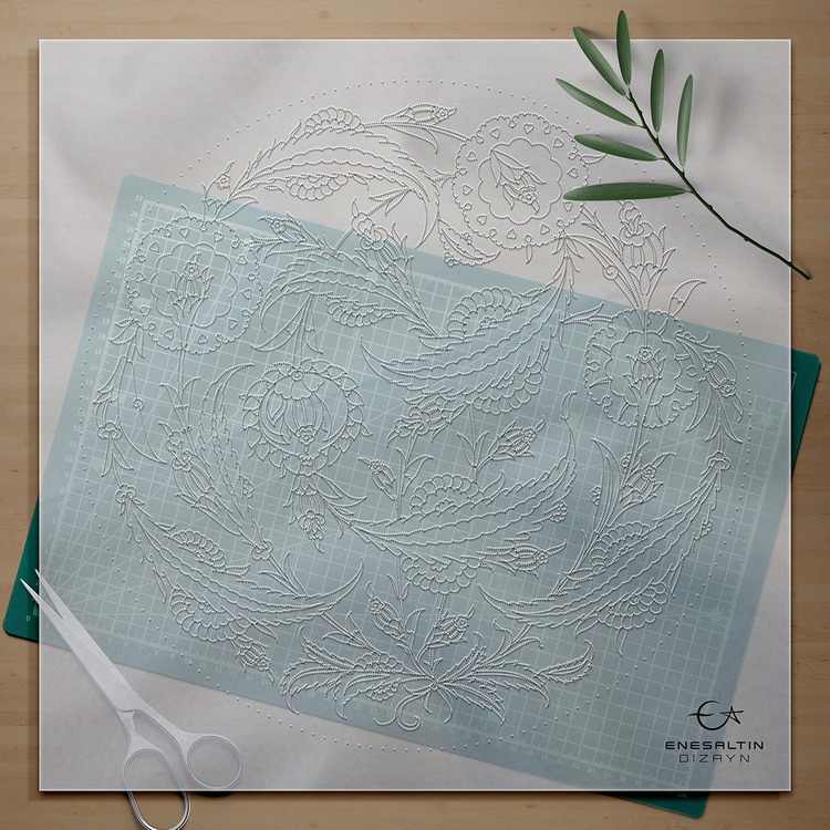 Perforated Stencil 40 cm. - Classic Iznik Hatayi and Dagger Leaf Tile Plate Pattern