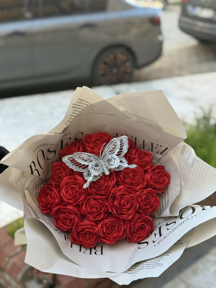 Kırmızı Çiçek Buketi