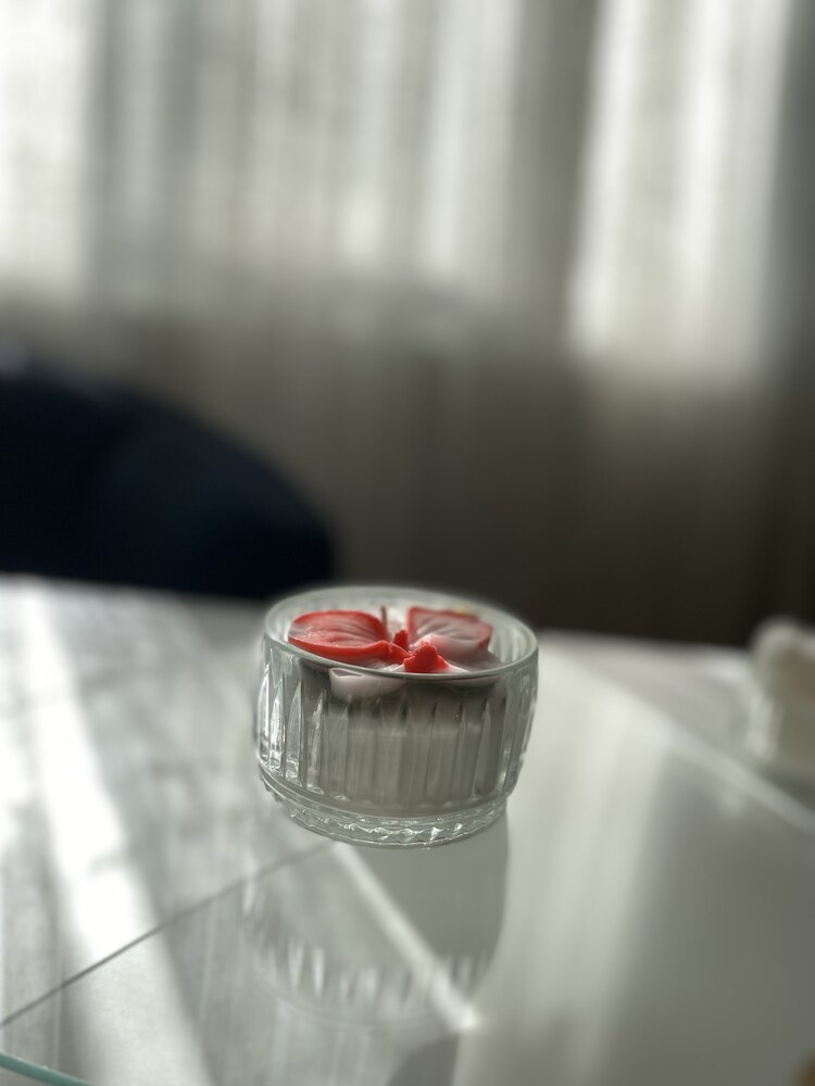 Orkide detaylı renkli kokulu kase mum