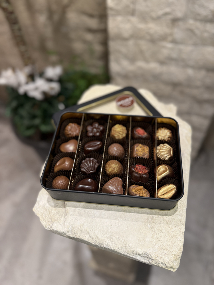 Lüks Metal Kutu Karışık Dolgulu Çikolata | 200 gr