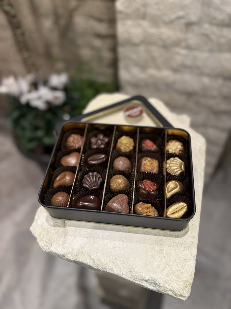 Lüks Metal Kutu Karışık Dolgulu Çikolata | 200 gr