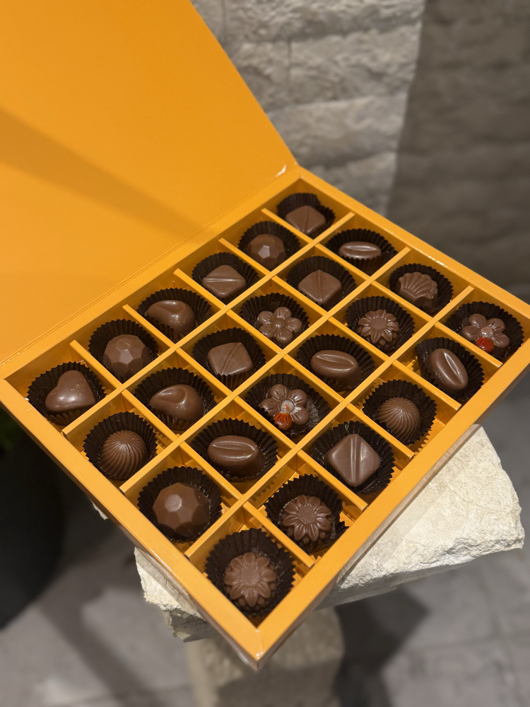 Sütlü Çikolata Karışık Spesiyal Çikolata 240gr