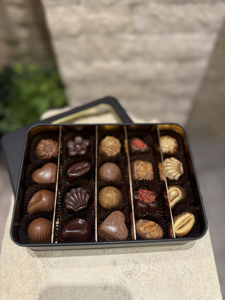 Lüks Metal Kutu Karışık Dolgulu Çikolata | 200 gr
