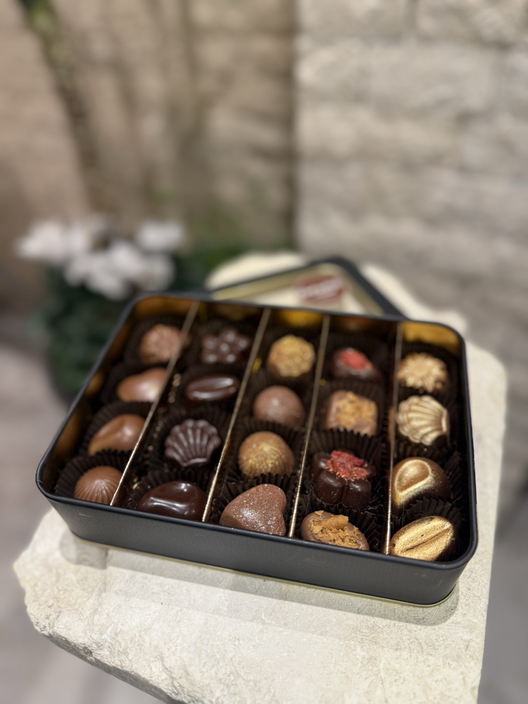 Lüks Metal Kutu Karışık Dolgulu Çikolata | 200 gr