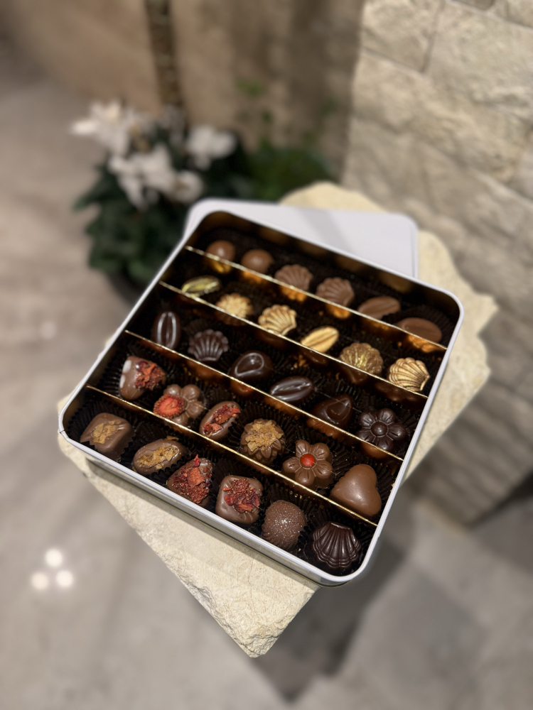 Lüks Kare Metal Kutu Karışık Dolgulu Çikolata | 300 gr