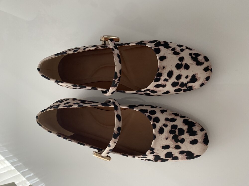 Kadın leoparlı babet