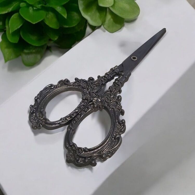 Nakışlı Makas Siyah 