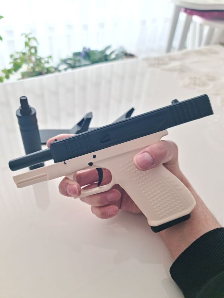 Hareket Mekanizmalı Susturuculu Glock 18 – 28 cm | Oyuncu Odası Aksesuarı