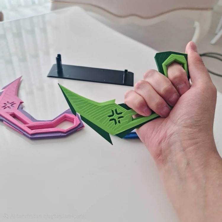Valorant Standlı VCT25 Karambit – Oyuncu Odası İçin Özel Tasarım