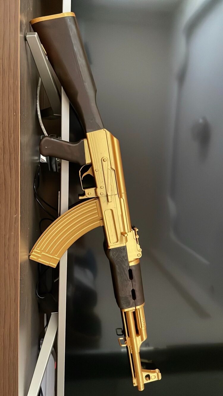 Dekoratif Gold Ak-47 Modeli – 90 cm Gerçek Boyut | Oyuncu Odası Aksesuar