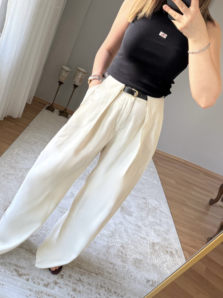 Kemerli krem renk pantolon 