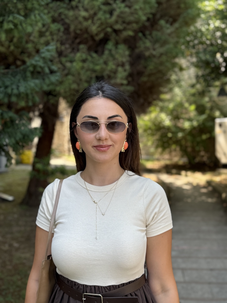 Turuncu düğme küpe