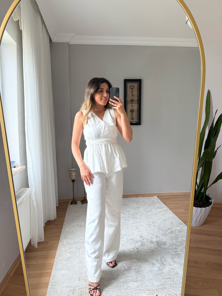Belden bağlamalı beyaz bluz