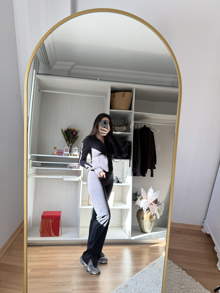 Siyah alt üst takım