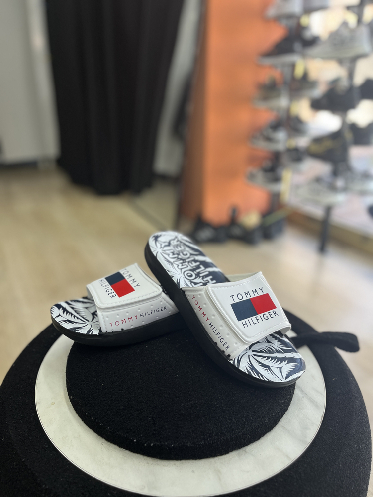 TOMMY HİLFİGER ÇIRTÇIRTLI TERLik