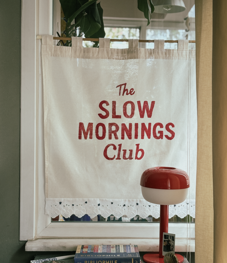 THE SLOW MORNINGS CLUB – El Boyaması Tekstil Mini Perde / Duvar Dekoru