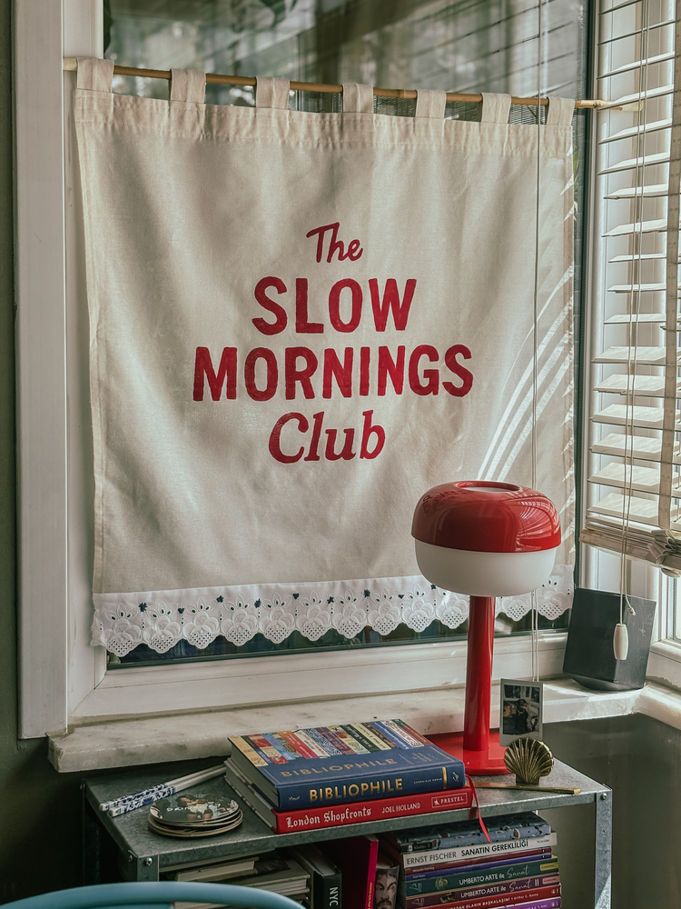 THE SLOW MORNINGS CLUB – El Boyaması Tekstil Mini Perde / Duvar Dekoru