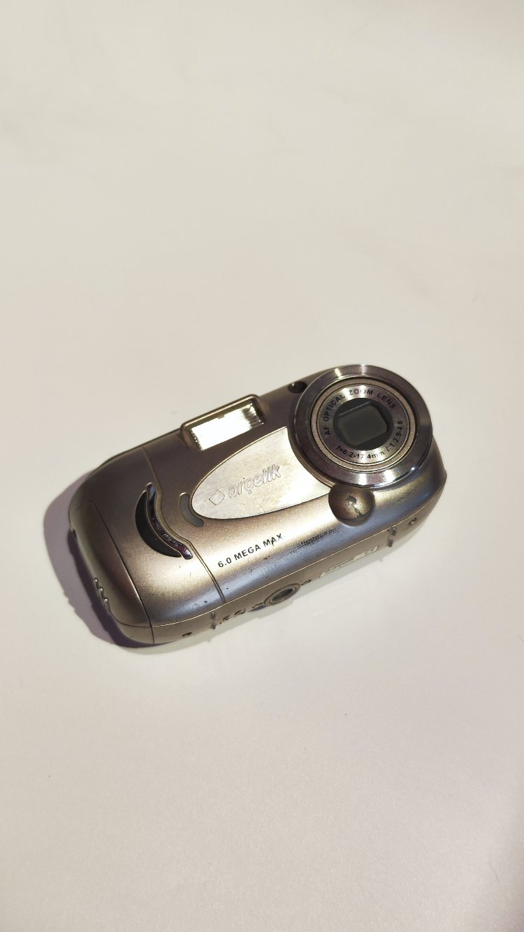 Arçelik ADK Z410 Dijital Fotoğraf Makinesi
