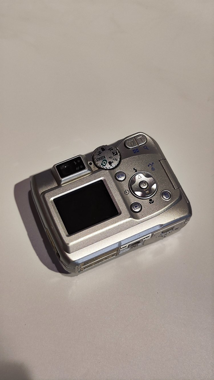 
Nikon Coolpix 2200 Dijital Fotoğraf Makinesi
