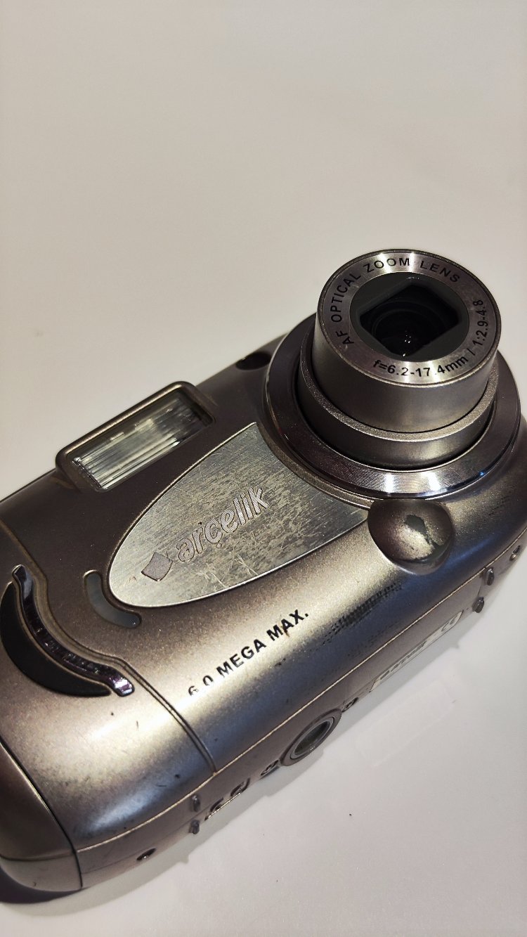 Arçelik ADK Z410 Dijital Fotoğraf Makinesi