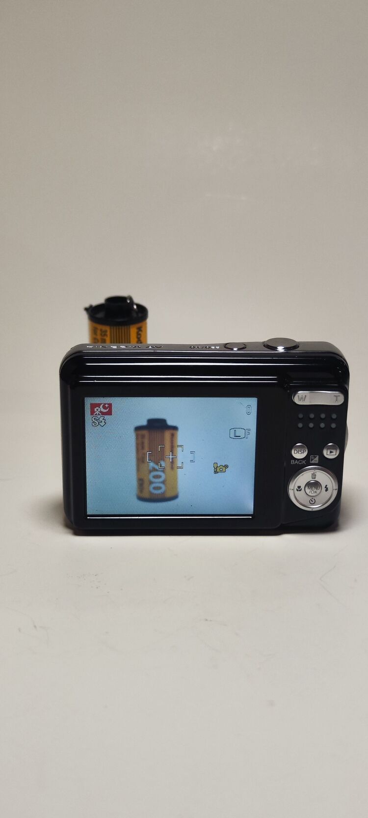 FUJİFİLM AV200 DİJİTAL FOTOĞRAF MAKİNESİ 