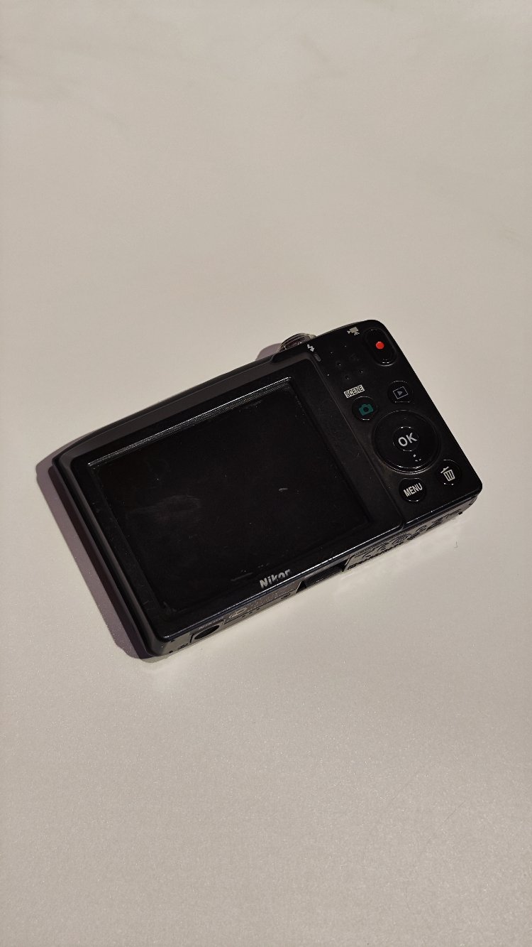 Nikon Coolpix S2600 Dijital Fotoğraf Makinesi