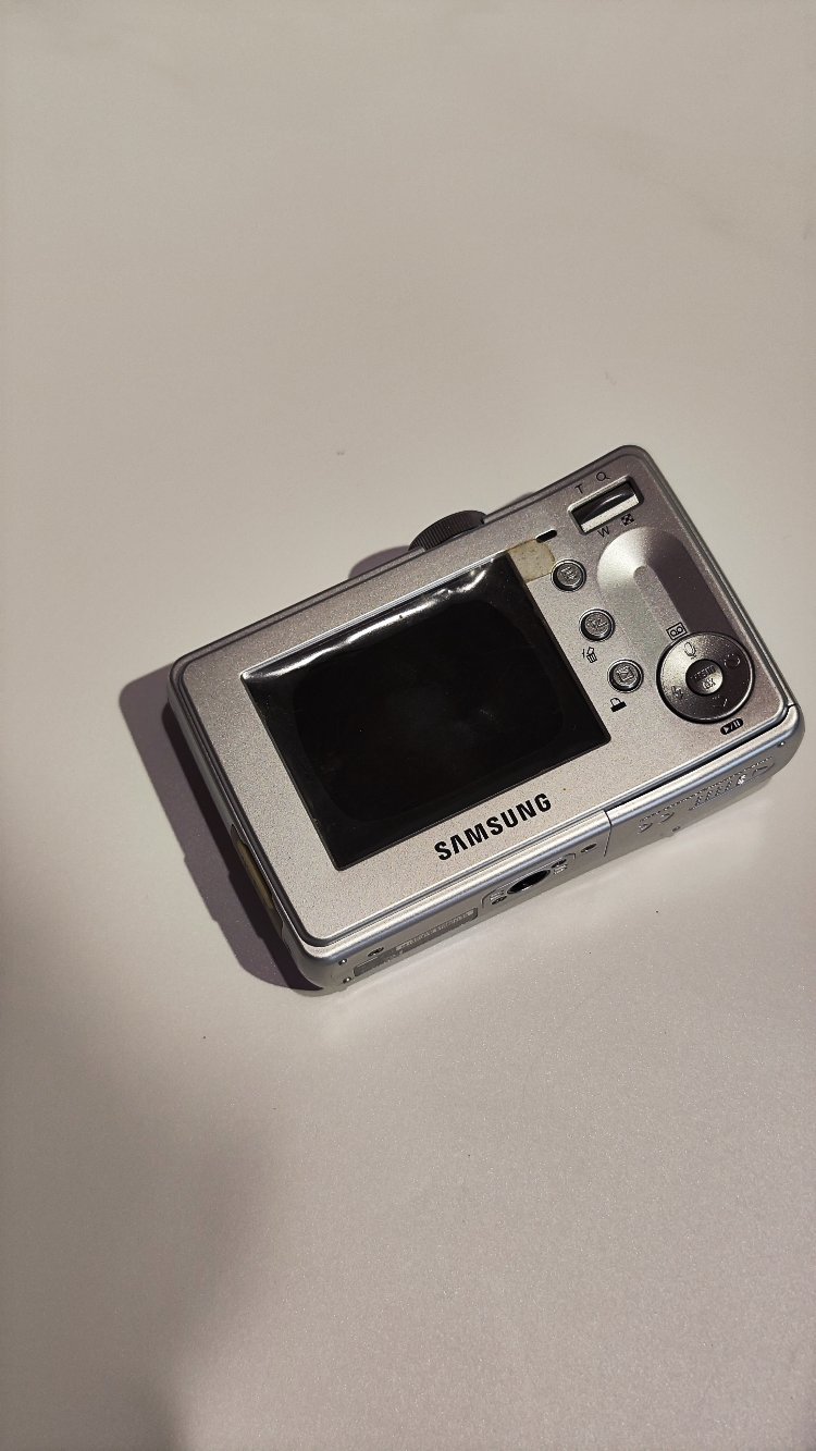 Samsung S750 Dijital Fotoğraf Makinesi
