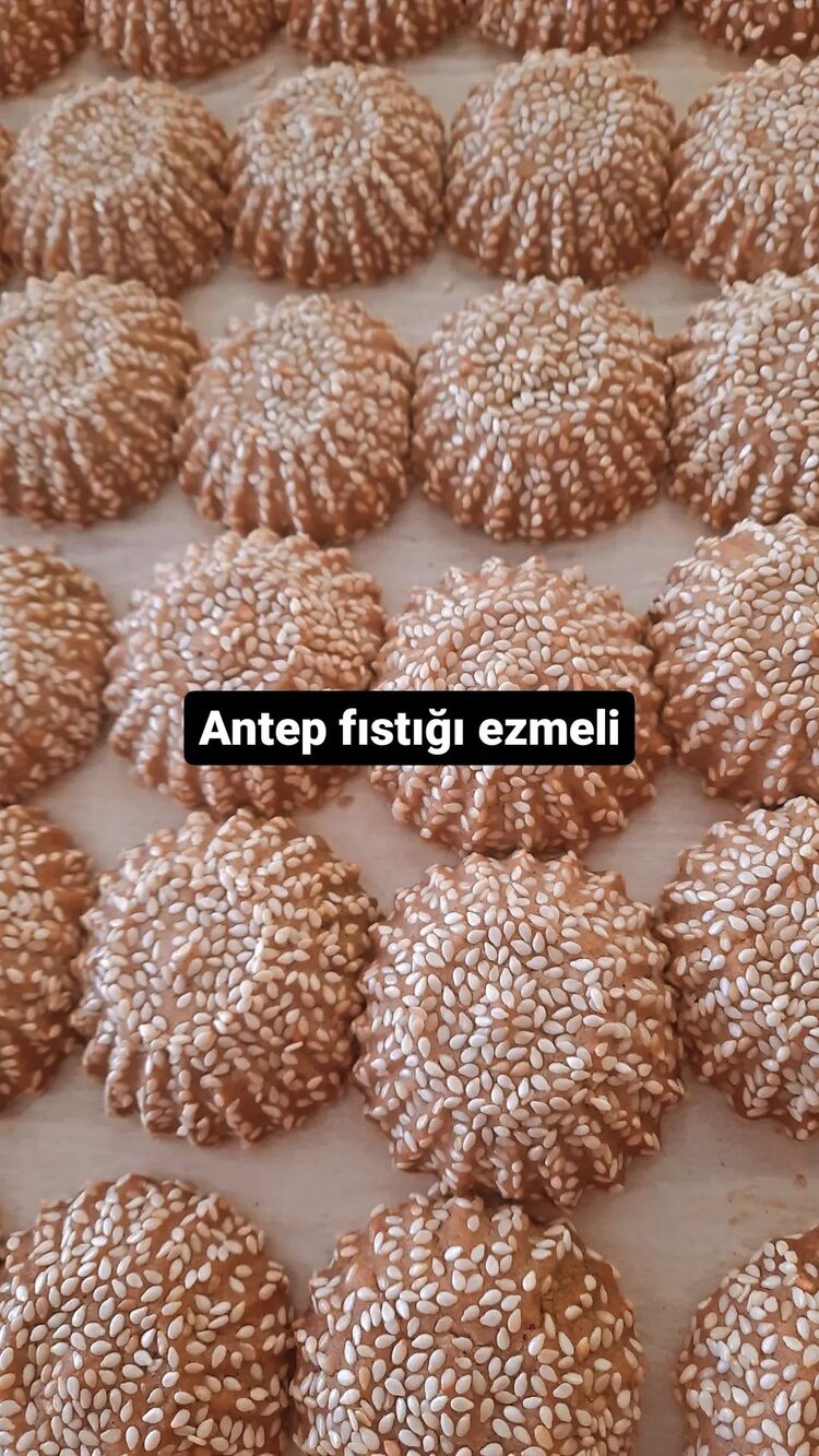 Antep Fıstıklı Kömbe 500 Gr