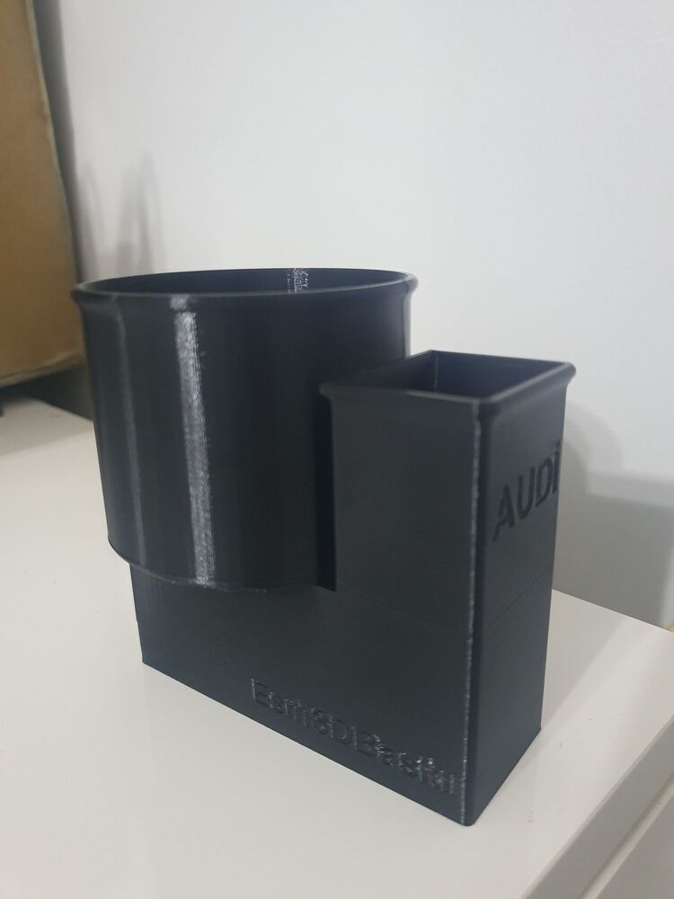 Audi 2012 model tekli bardaklık