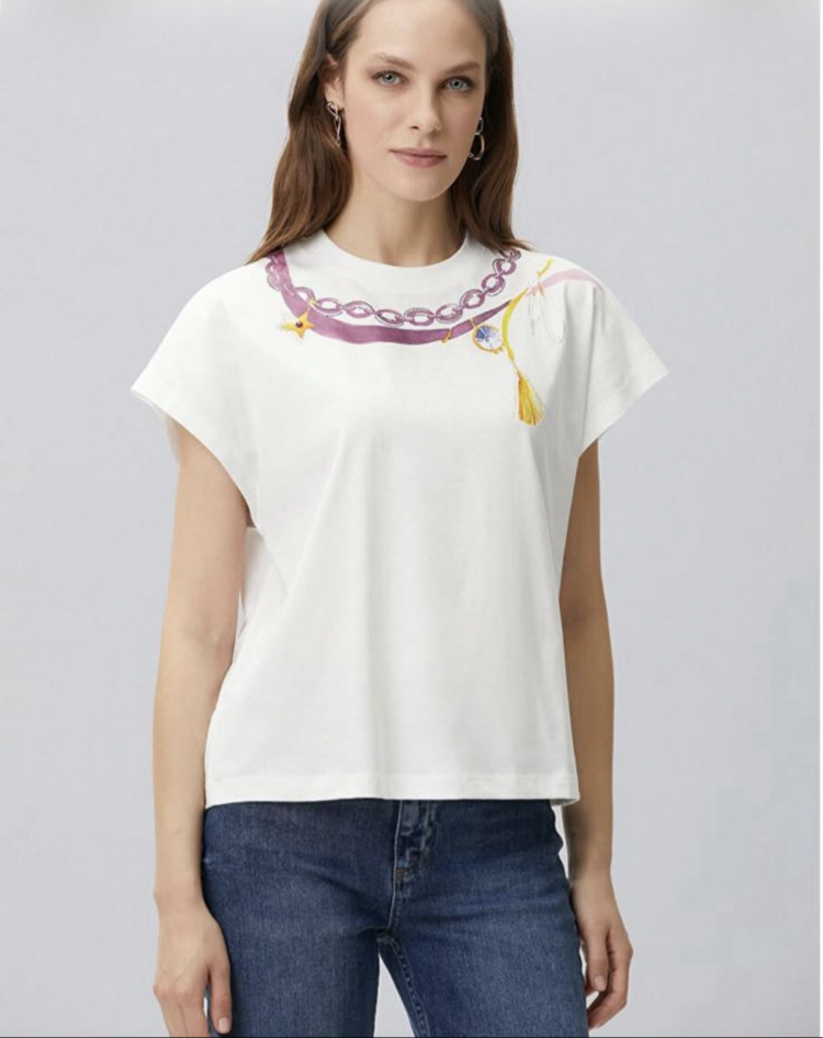 Beyaz tshirt
