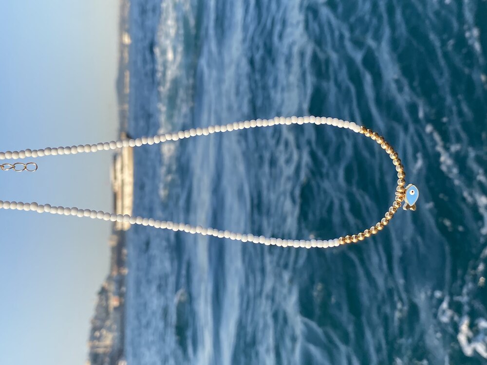 Beyaz Boncuklu Balık Kolye