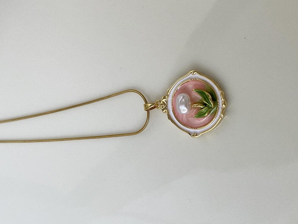 Gold Pembe İnci Lale Çelik Kolye
