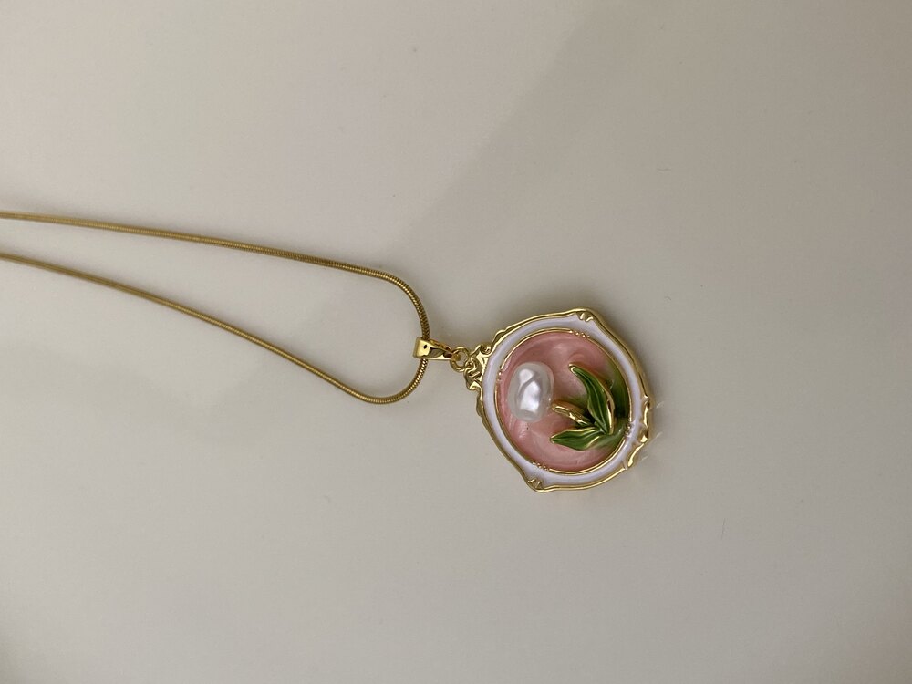 Gold Pembe İnci Lale Çelik Kolye