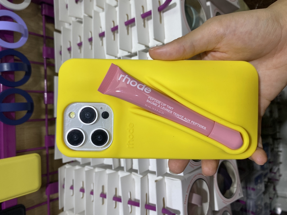 İPhone Sarı Rhode kılıf + Pembe Ruj