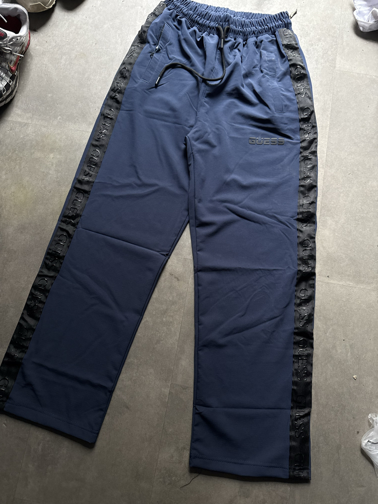 GUESS LACİVERT PARAŞÜT EŞOFMAN
