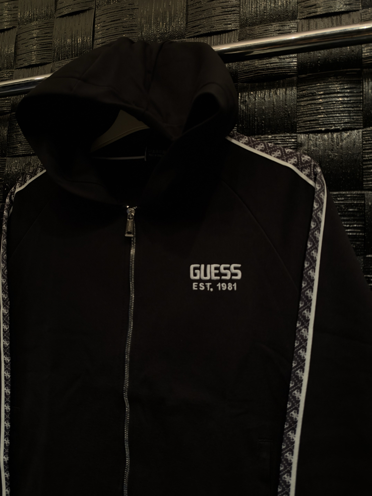 GUESS HIRKA