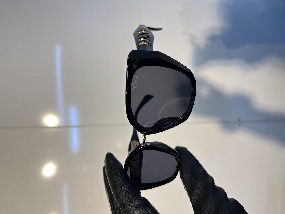 Prada Siyah
