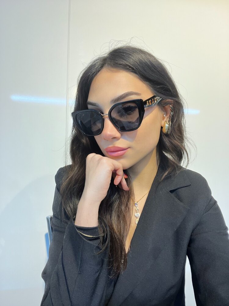 Prada Siyah
