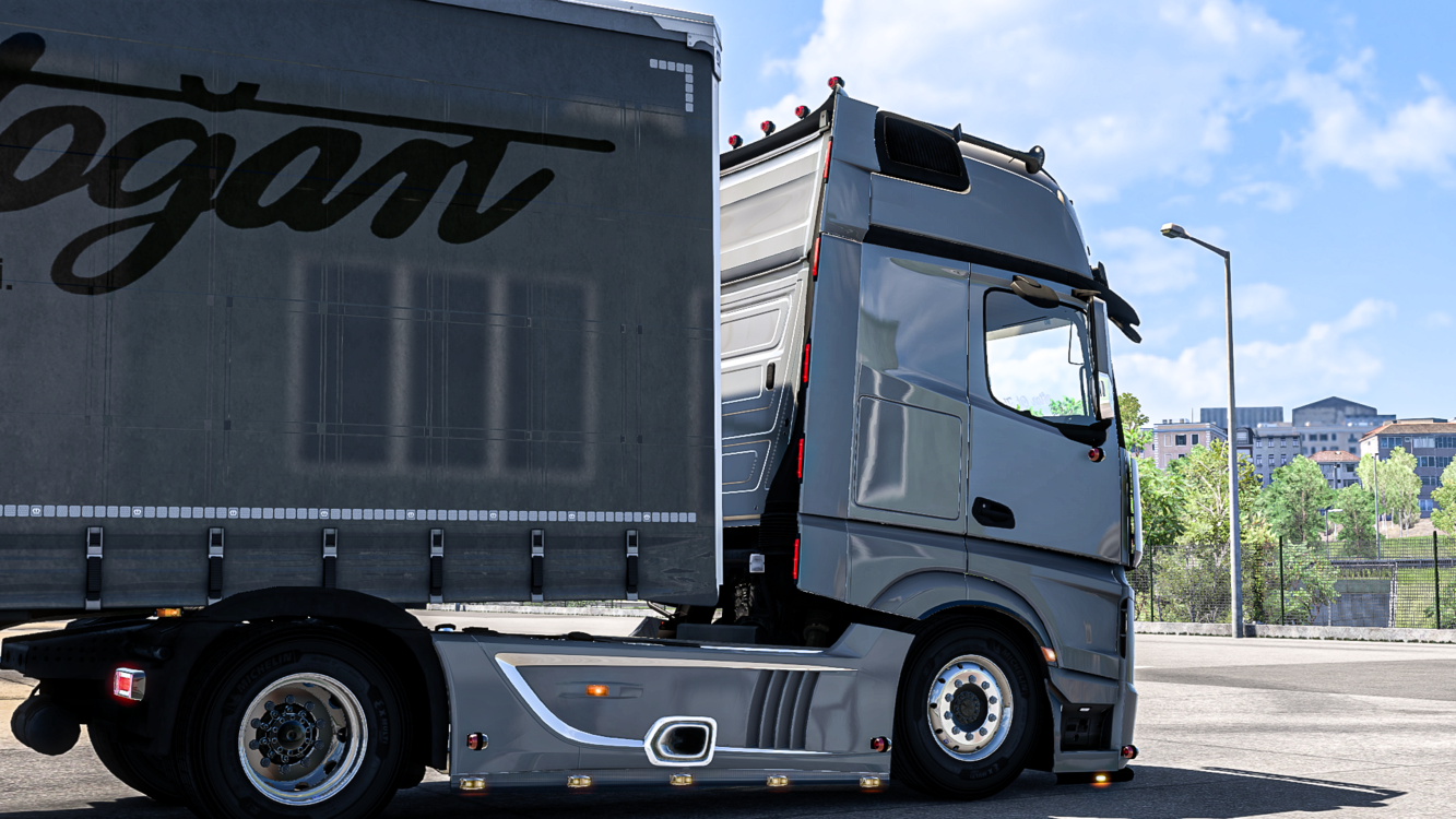 Mercedes Actros L 1853