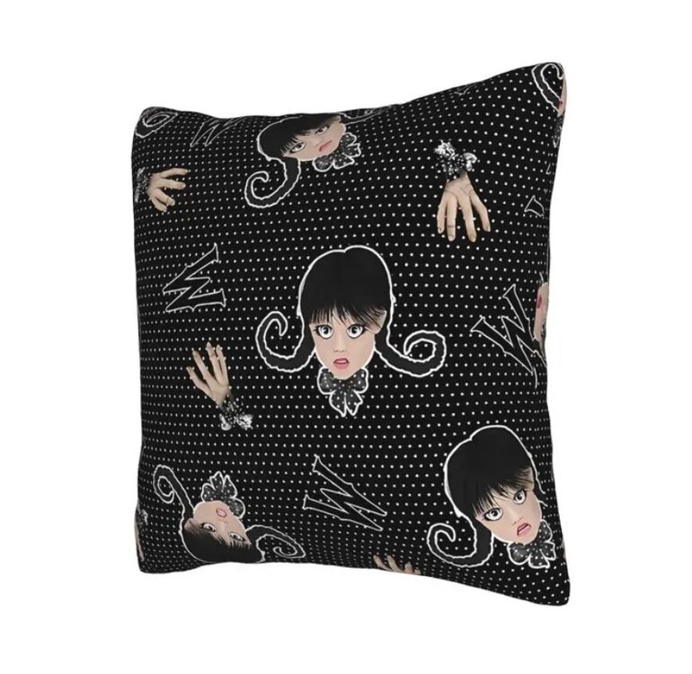 Wednesday Addams Yastık Kılıfı