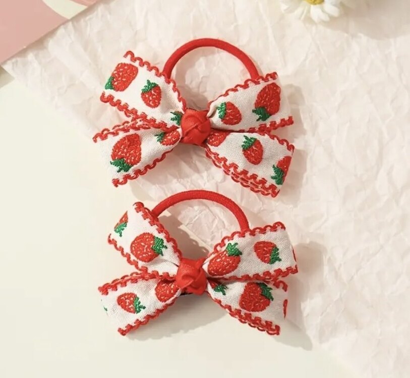 2 li paket Çilekli Saç Tokası
