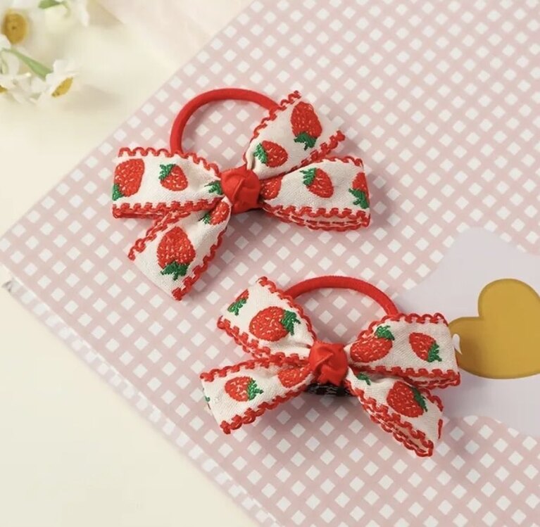 2 li paket Çilekli Saç Tokası