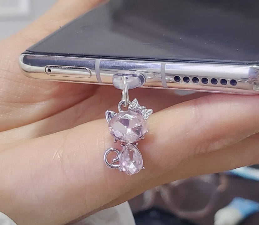 Telefon Toz Fişi Süslemesi